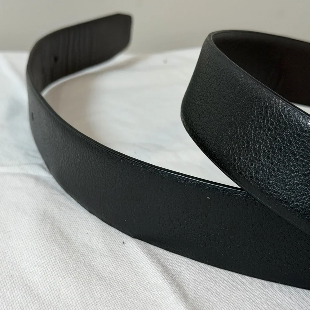 Nike Reversible Size 32 Black & Brown Leather Belt with Gunmetal Buckle